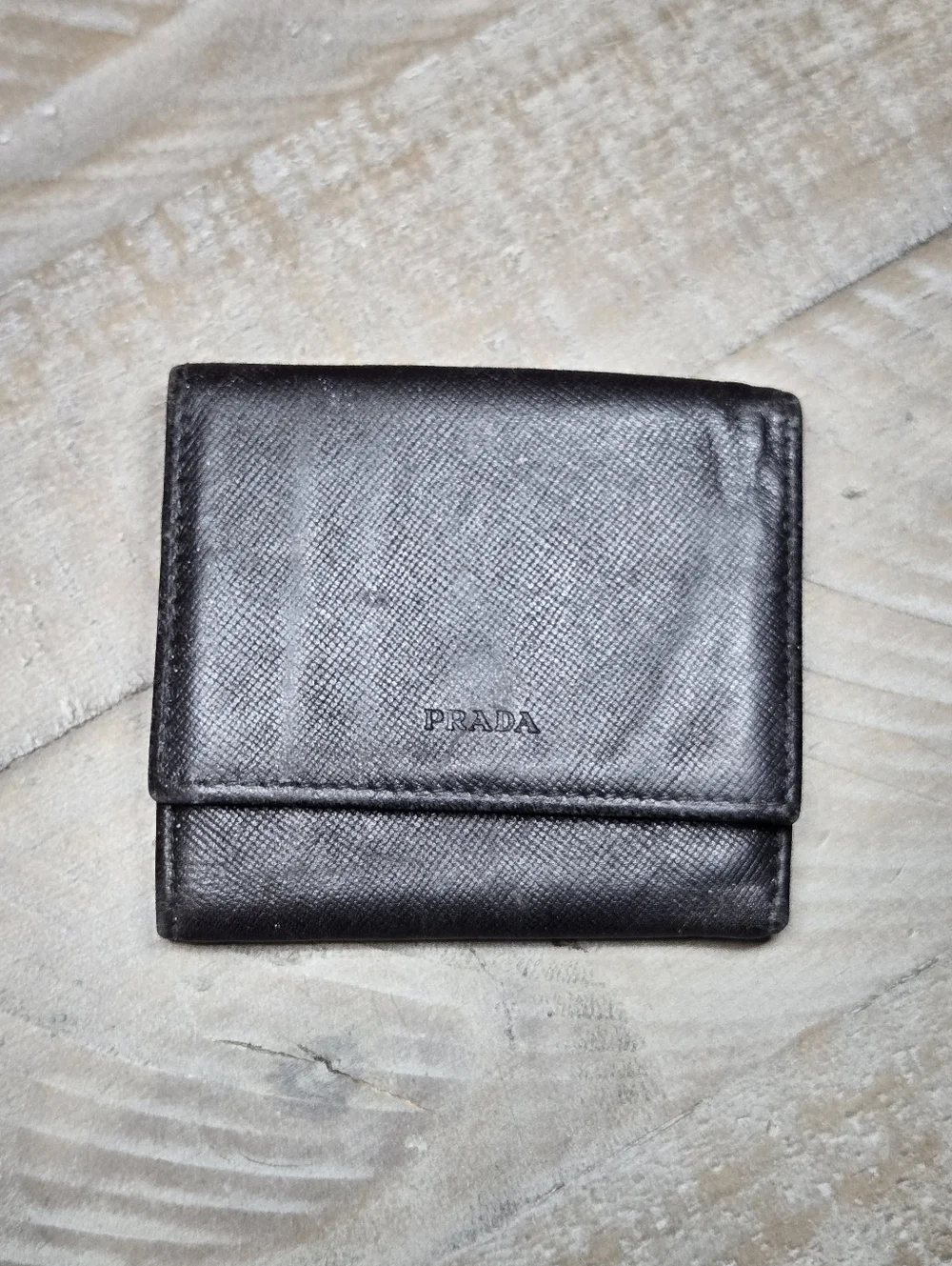 Prada Saffiano Trifold Wallet, Men's Or Women's - Picture 2 of 13